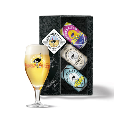 Cadeauverpakking met drie speciaalbiertjes en een glas van Brouwerij 't ij.