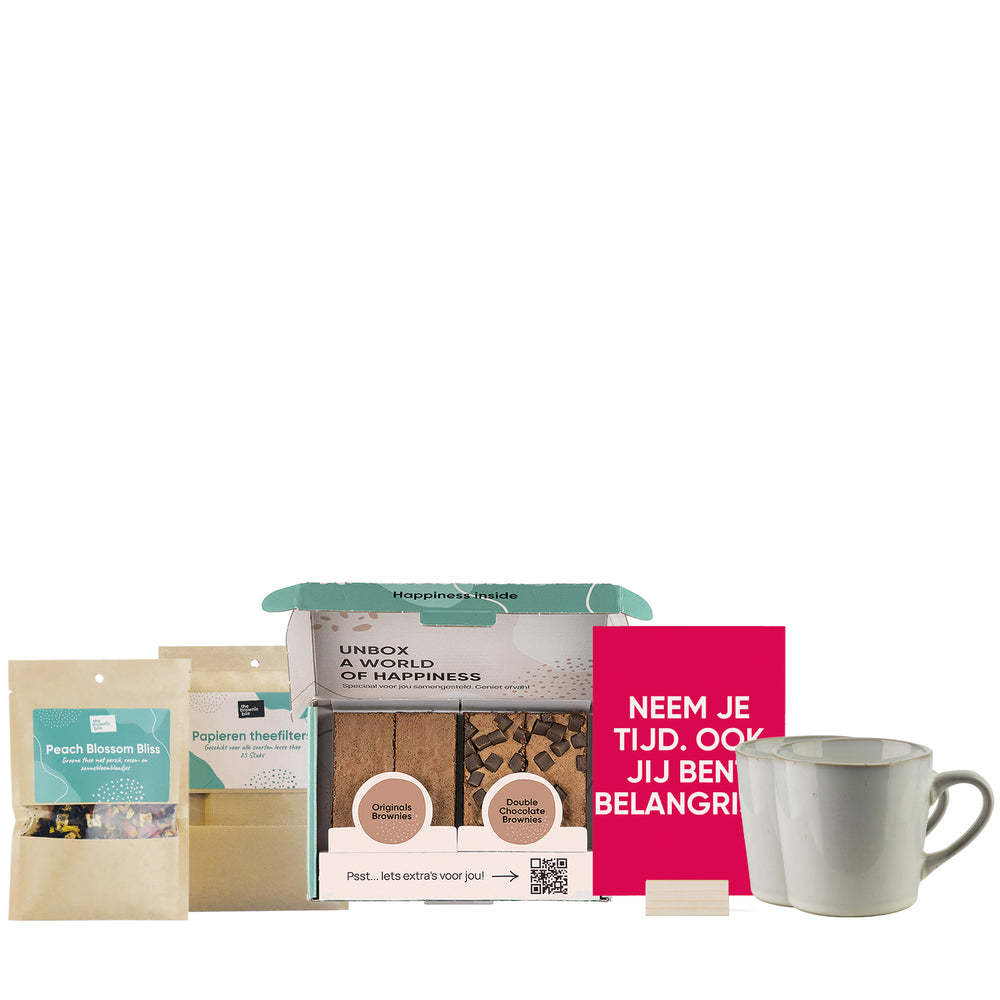 thee, thee filters, brownie box 4 stuks, kaartje neem je tijd. ook jij bent belangrijk in houder en gusta mokken op witte achtergrond