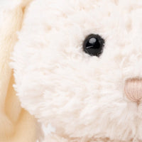 Close up van een knuffel konijn wit