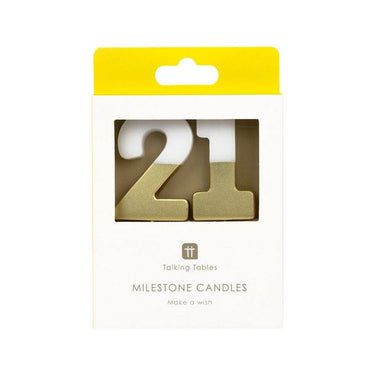 kaarsjes 21 jaar op witte achtergrond